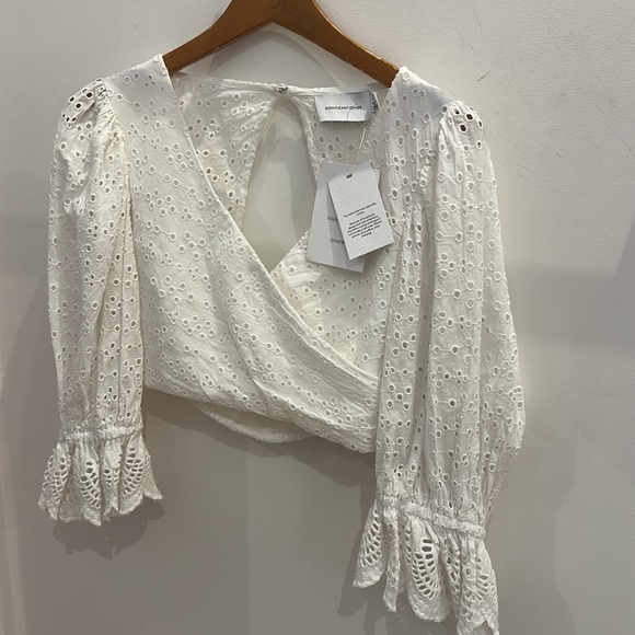 By Significant Other Gorgeous Lace Crop Top - Picture 6 of 6